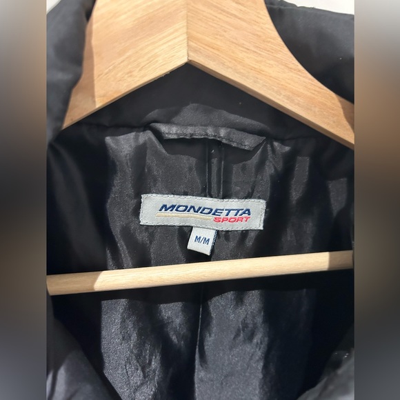 Sleeveless vest - Picture 2 of 3